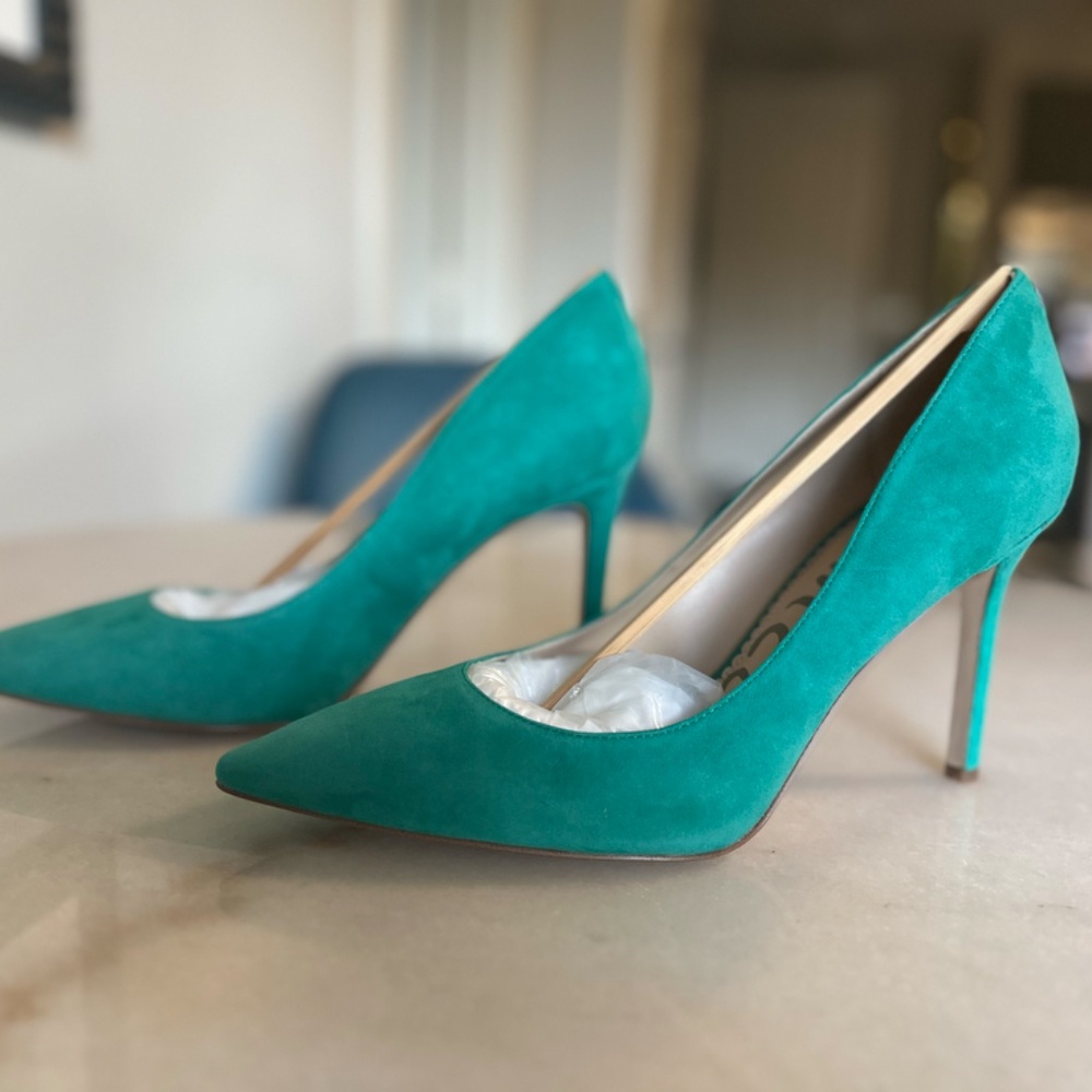 Sam Edelman Hazel Suede Pointed-Toe Pumps – Jade Green (Size 11, New in Box)